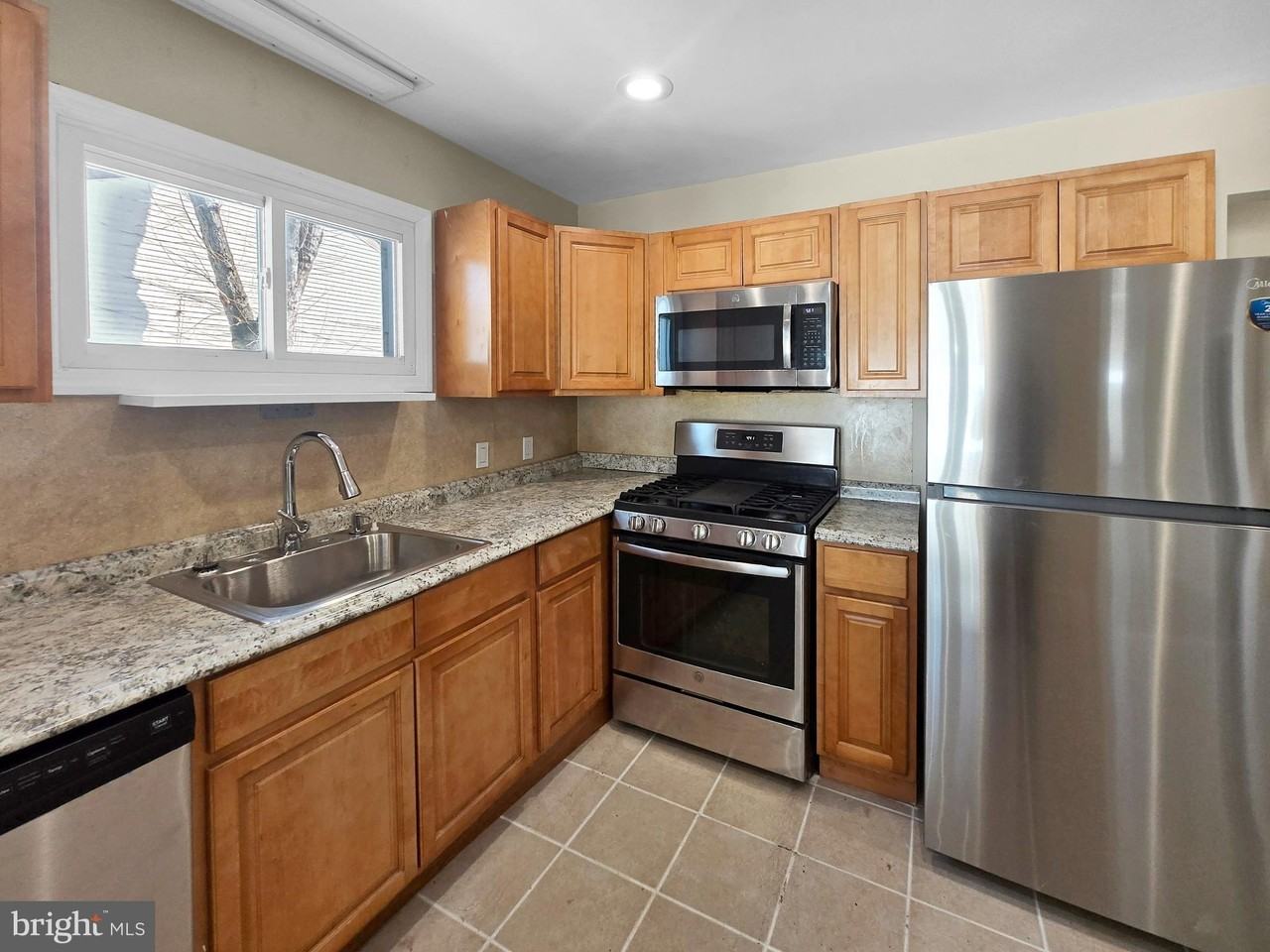 120 3rd Ave - Photo 5 of 18