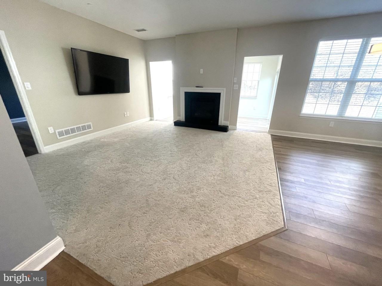 54 Colin Ct - Photo 5 of 28