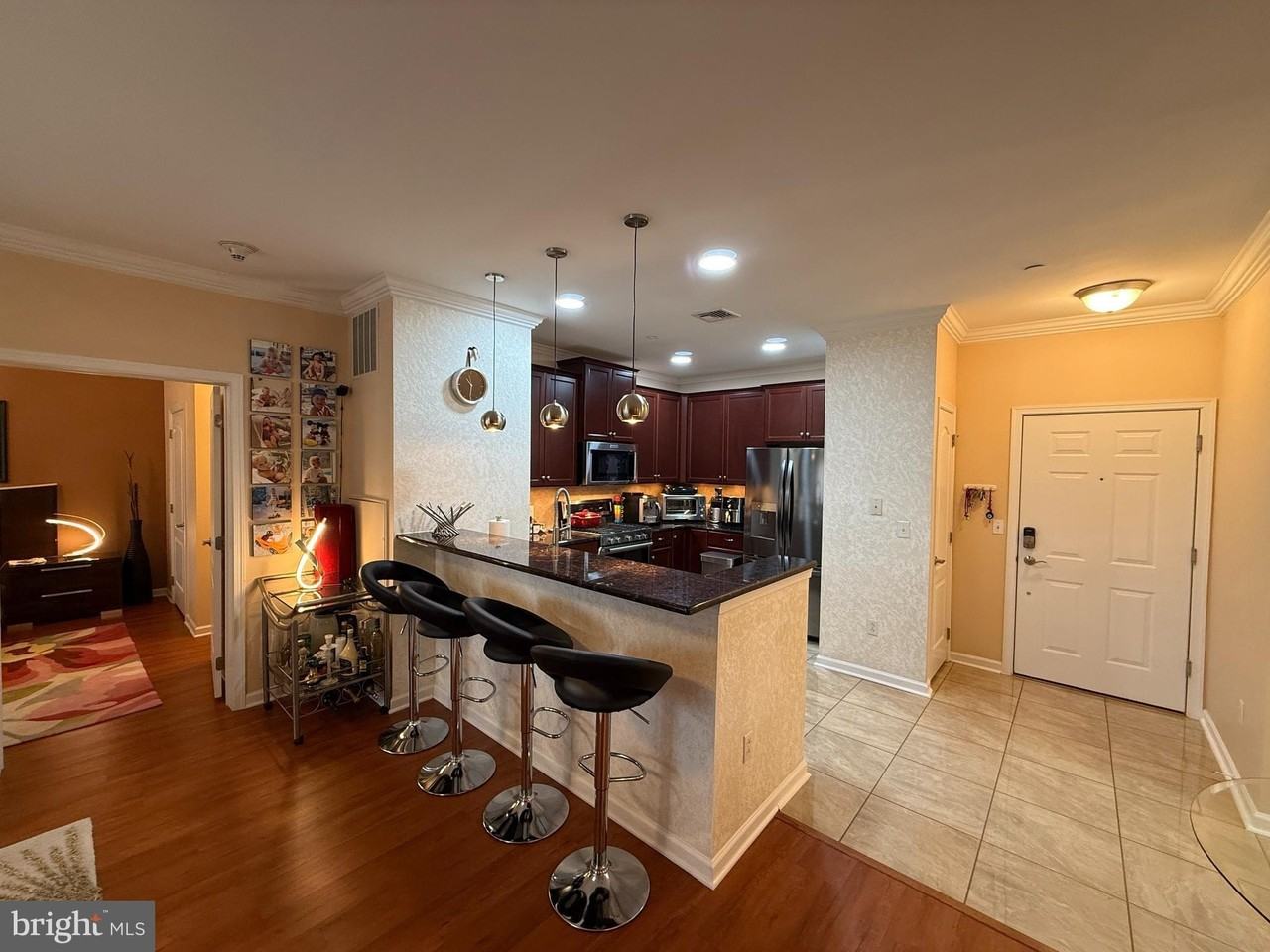 266 Carson Ter - Photo 4 of 50