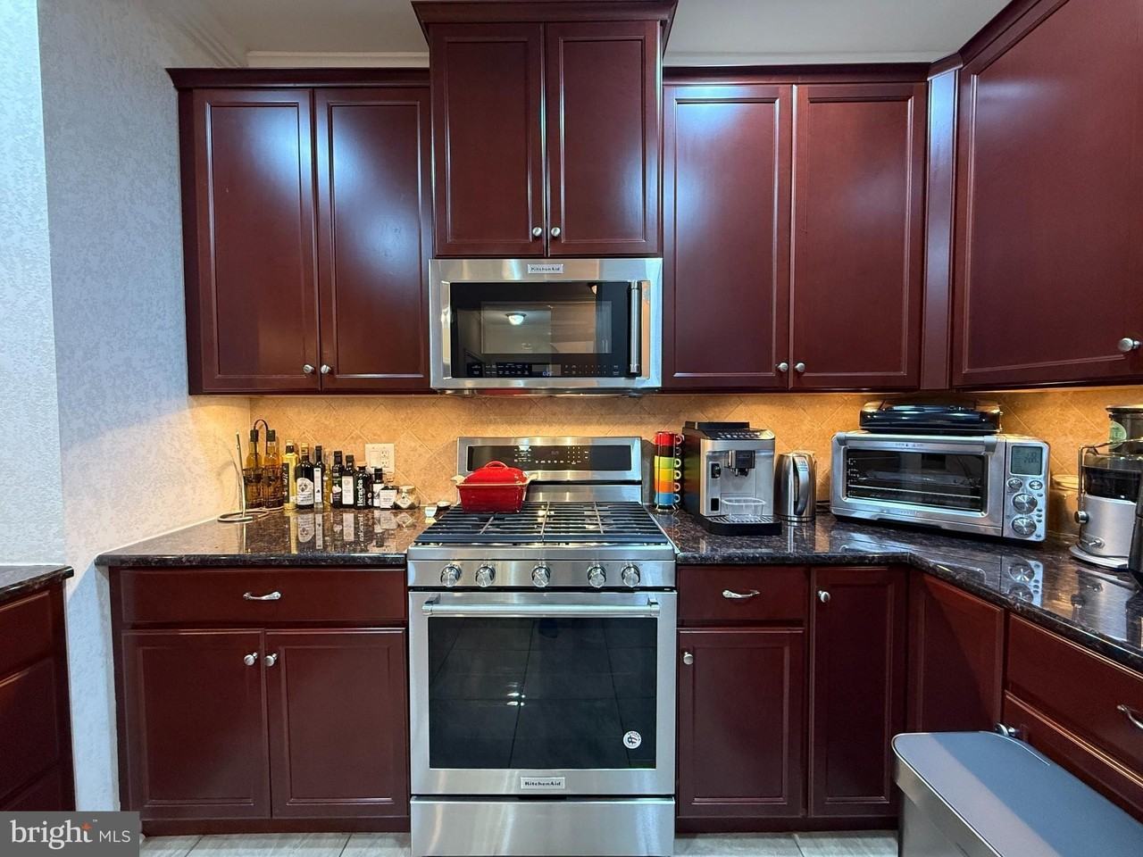 266 Carson Ter - Photo 5 of 50