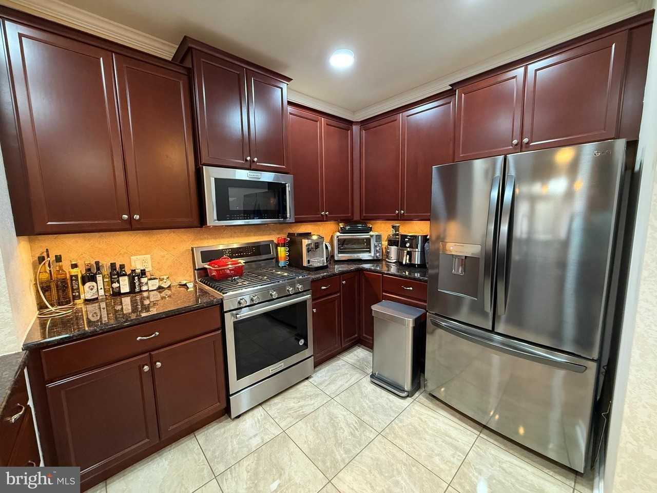 266 Carson Ter - Photo 6 of 50