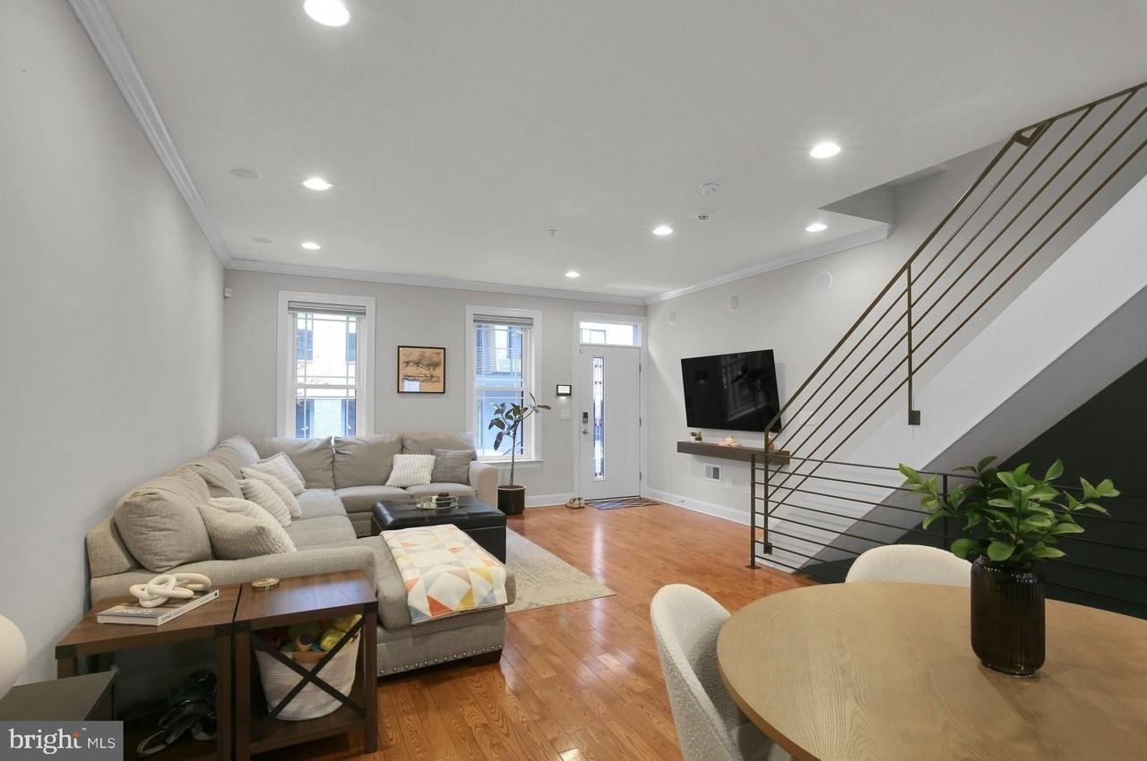 1715 N Howard St - Photo 4 of 43