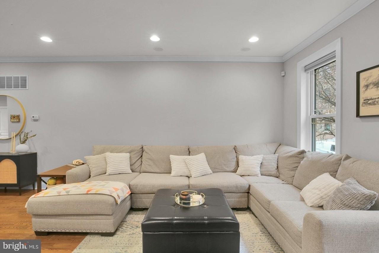 1715 N Howard St - Photo 5 of 43