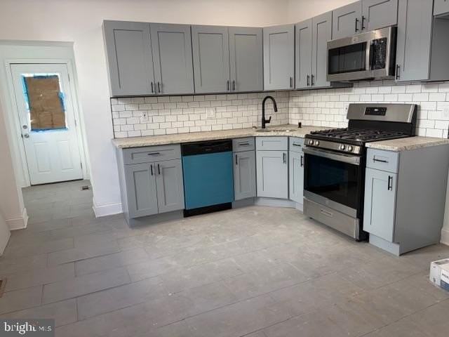 1811 E Airdrie St - Photo 3 of 18