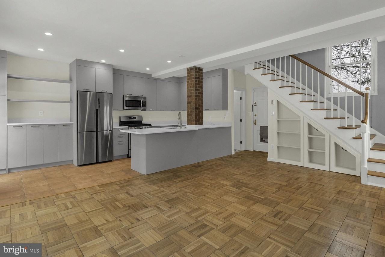 1400 Martha Custis Dr - Photo 4 of 44