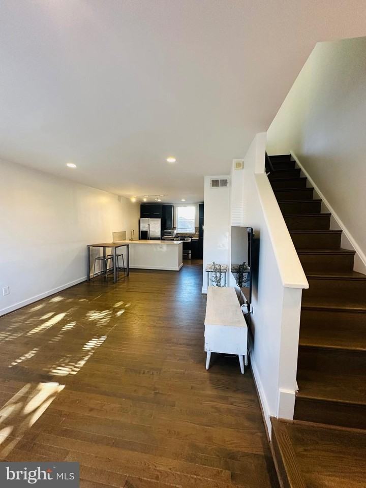 137 W Reed Ave - Photo 3 of 16