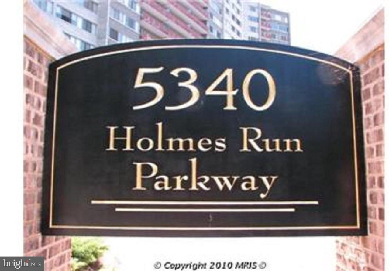 5340 Holmes Run Pkwy Unit 301 #301 - Photo 2 of 25