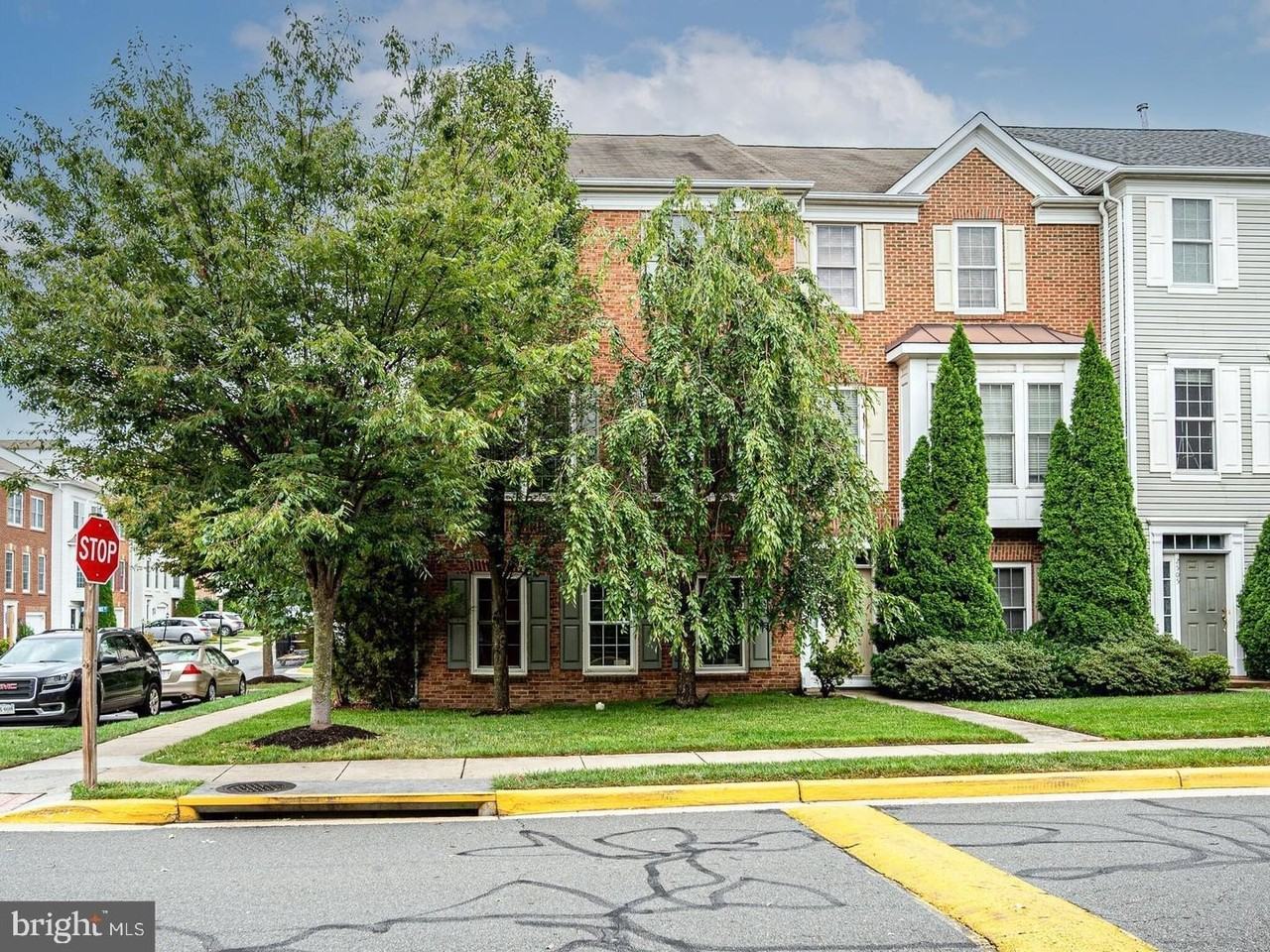 2501 Bronze Stone Pl - Photo 4 of 40