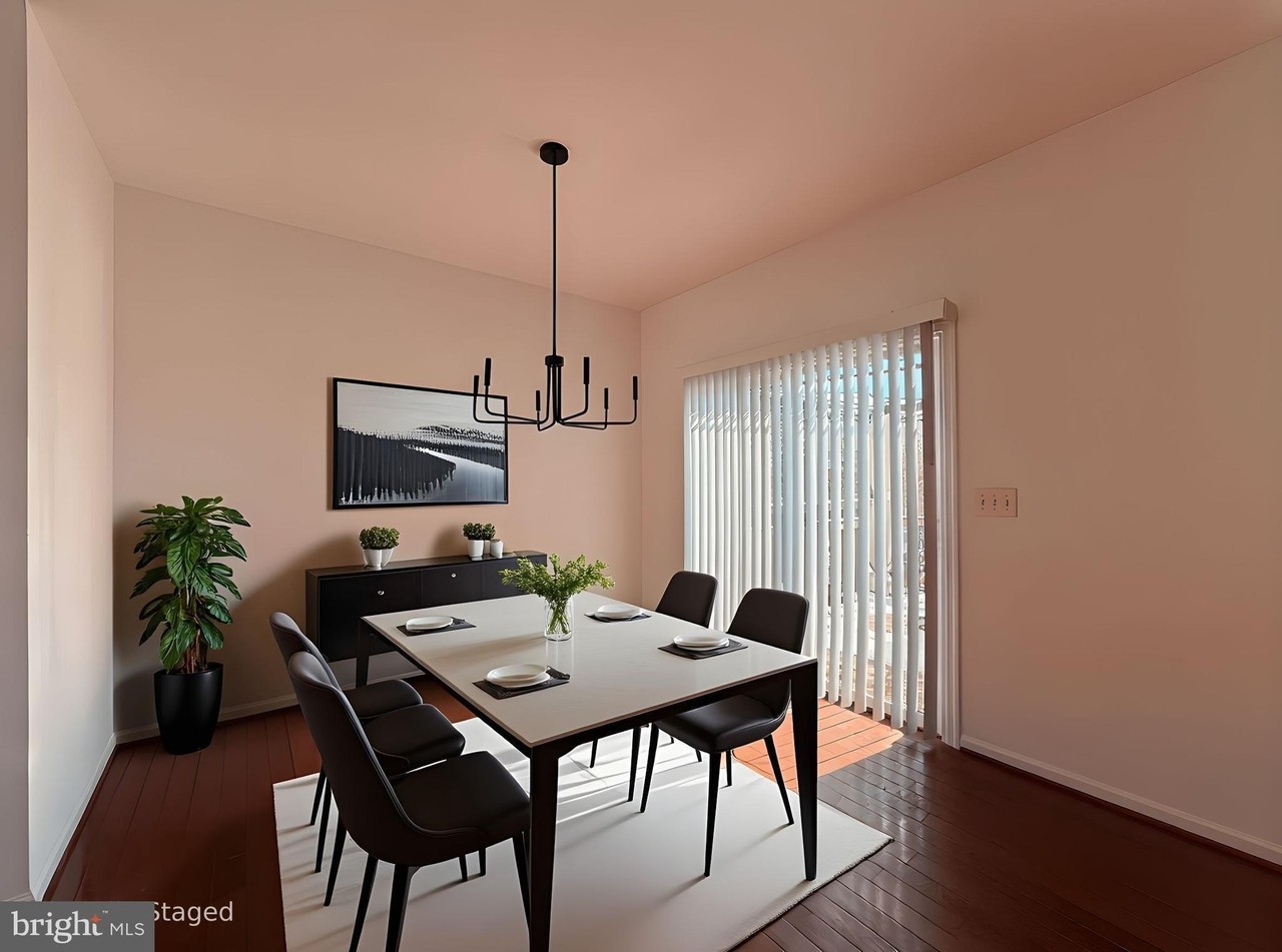 439 Ginkgo Ter Ne - Photo 3 of 32