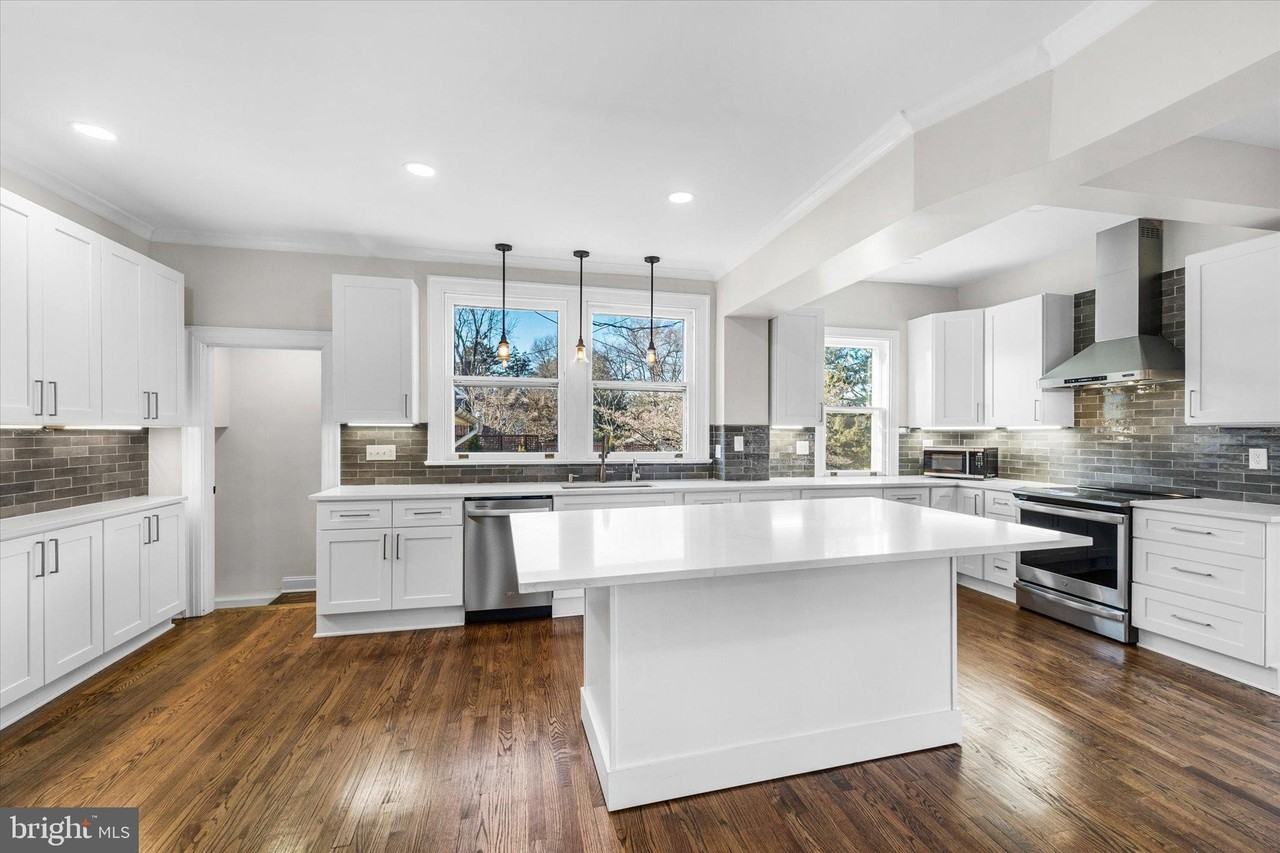 311 W Main St - Photo 5 of 50