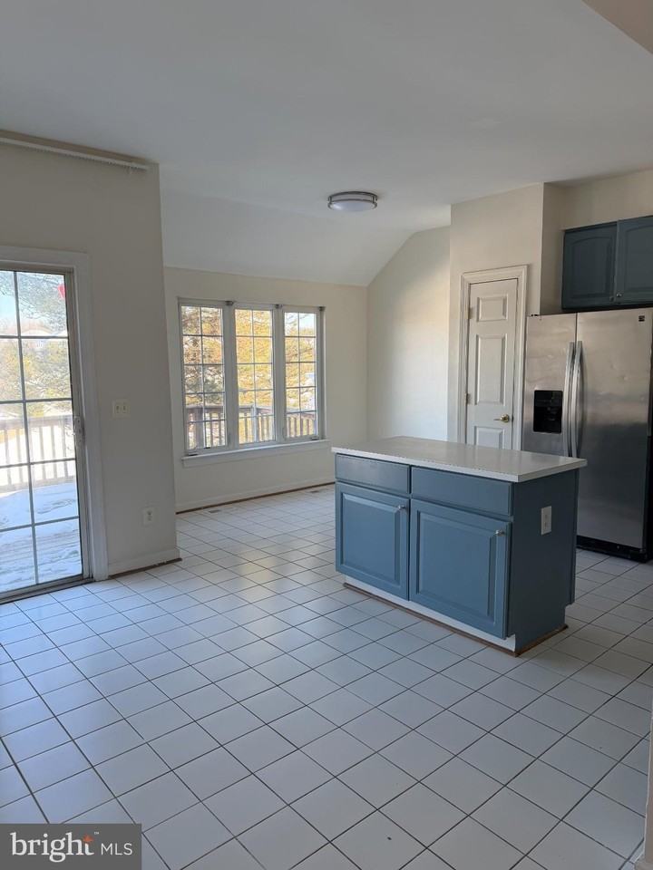 14264 Madrigal Dr - Photo 5 of 27