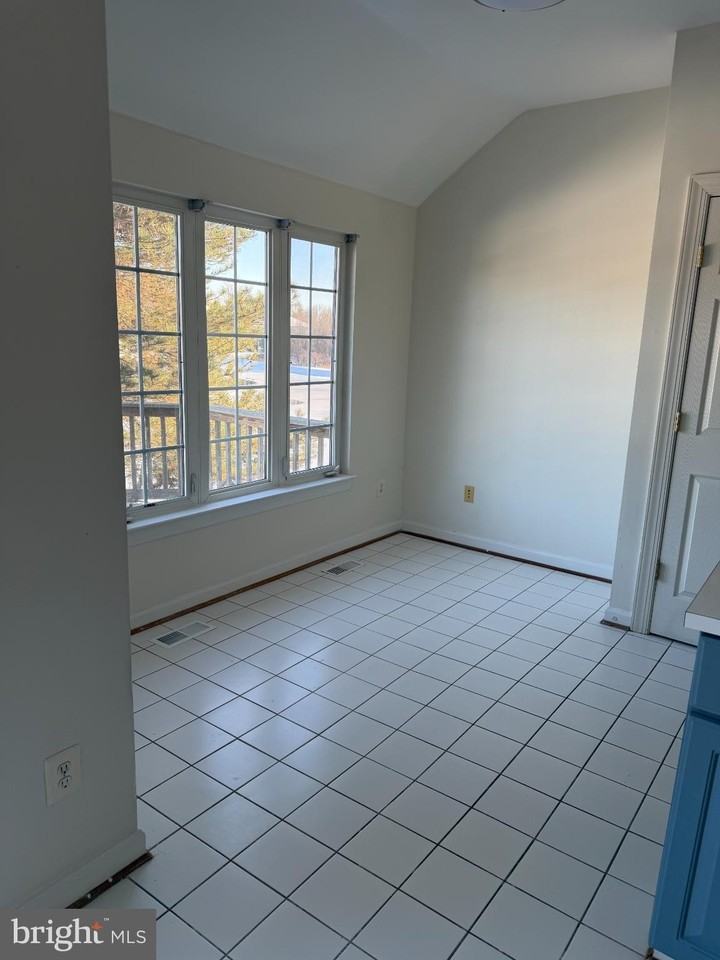 14264 Madrigal Dr - Photo 6 of 27