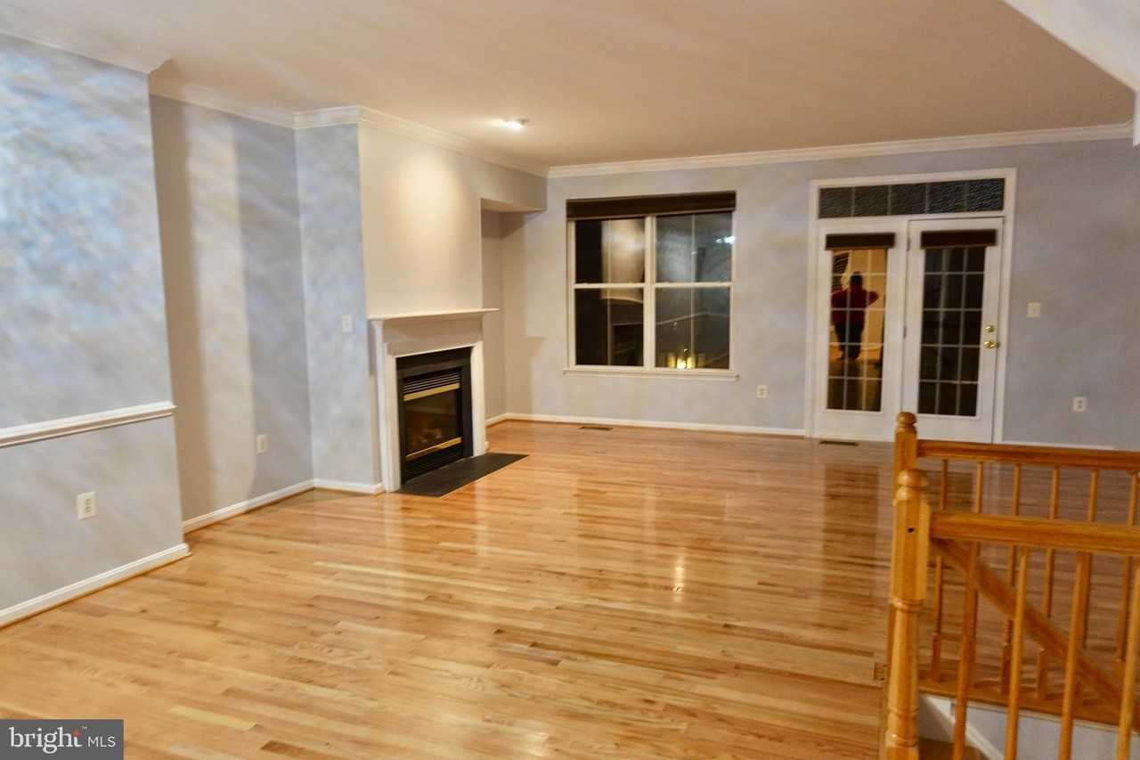 12904 Leatherwood Ln - Photo 4 of 19