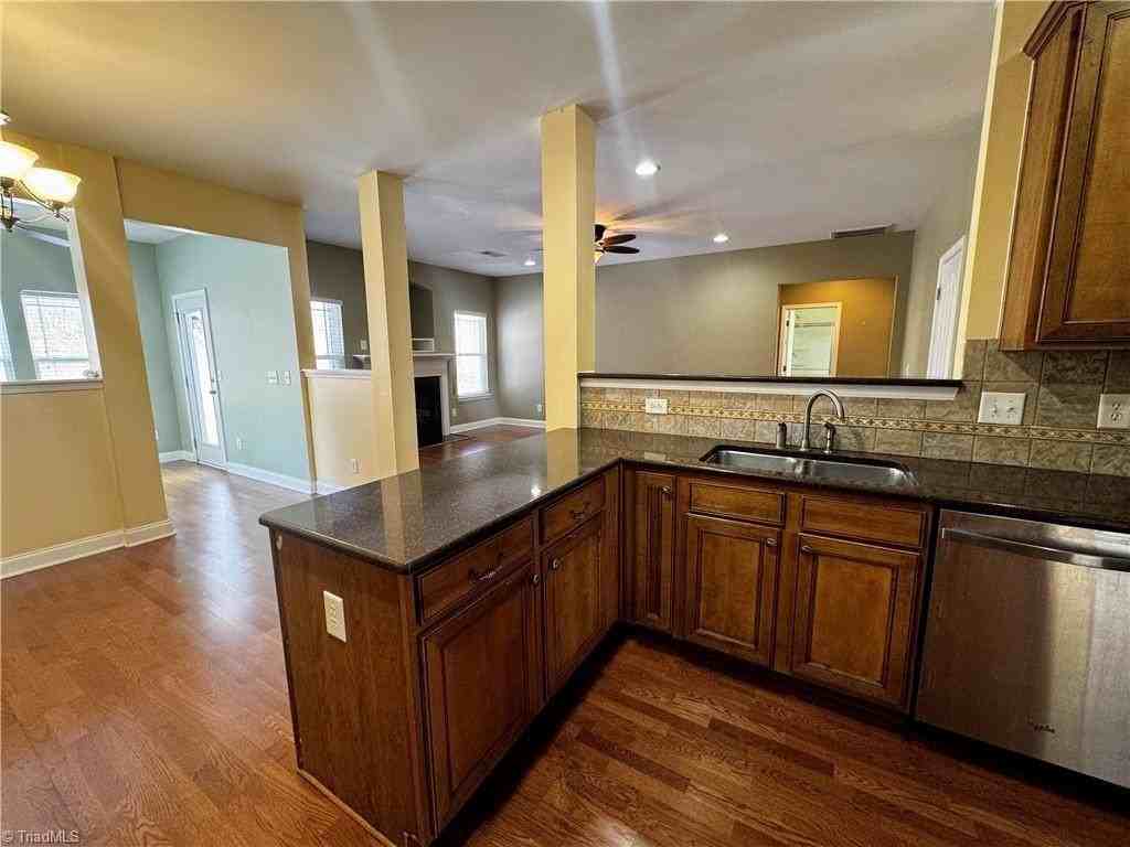 115 N Field Dr - Photo 2 of 27