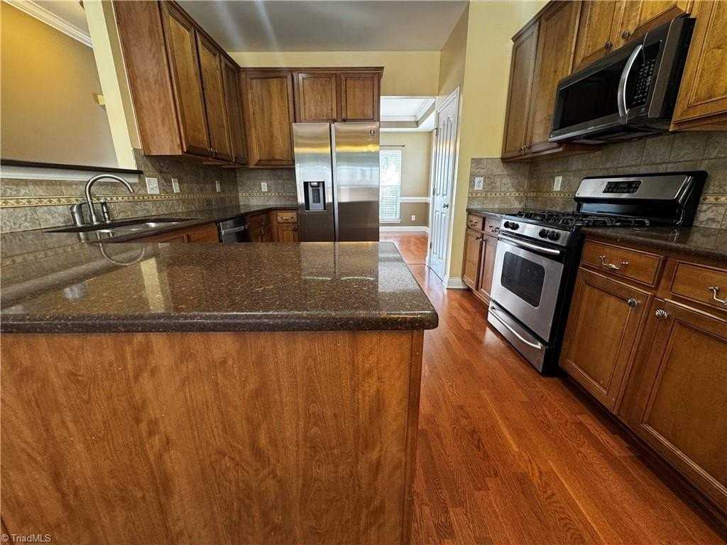 115 N Field Dr - Photo 3 of 27