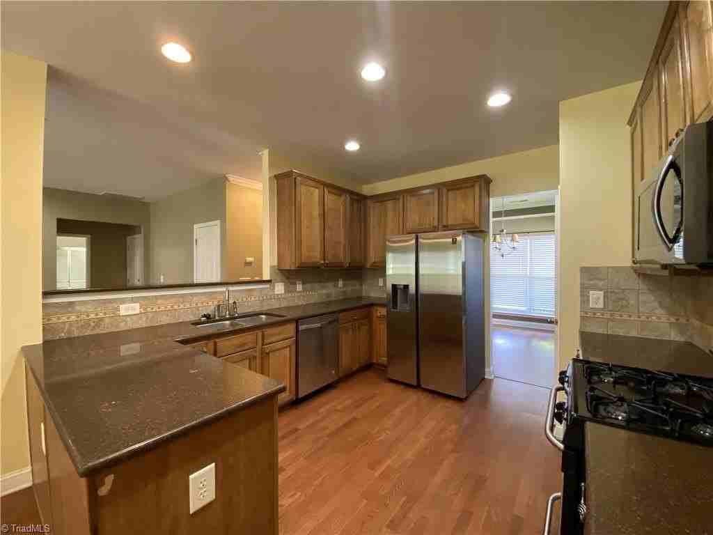 115 N Field Dr - Photo 4 of 27