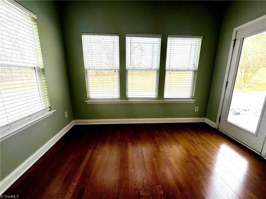 115 N Field Dr - Photo 7 of 27