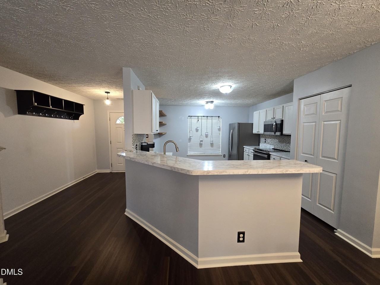 5226 Dilbagh Dr - Photo 4 of 21