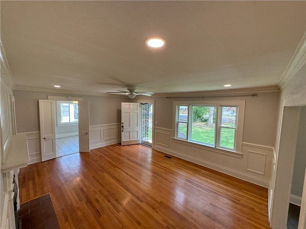 212 Whitehall Rd - Photo 3 of 11