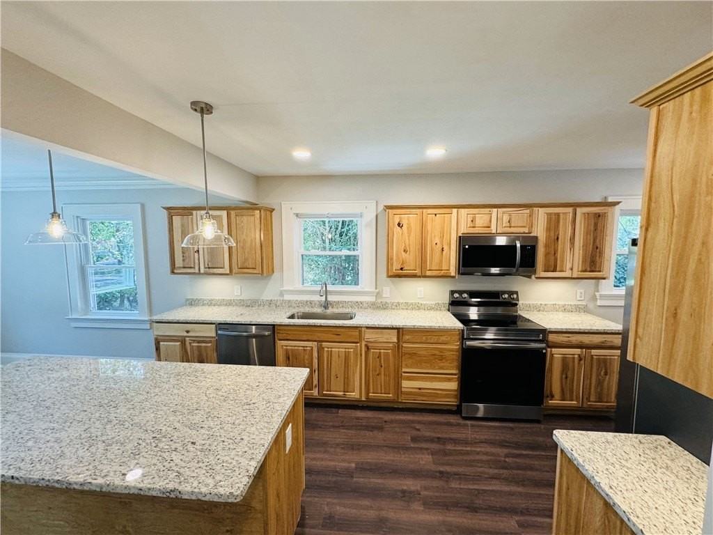 212 Whitehall Rd - Photo 7 of 11