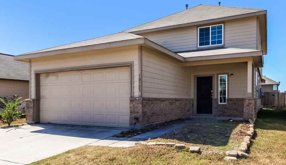 10323 Leafy Autumn Path - Photo 4 of 17