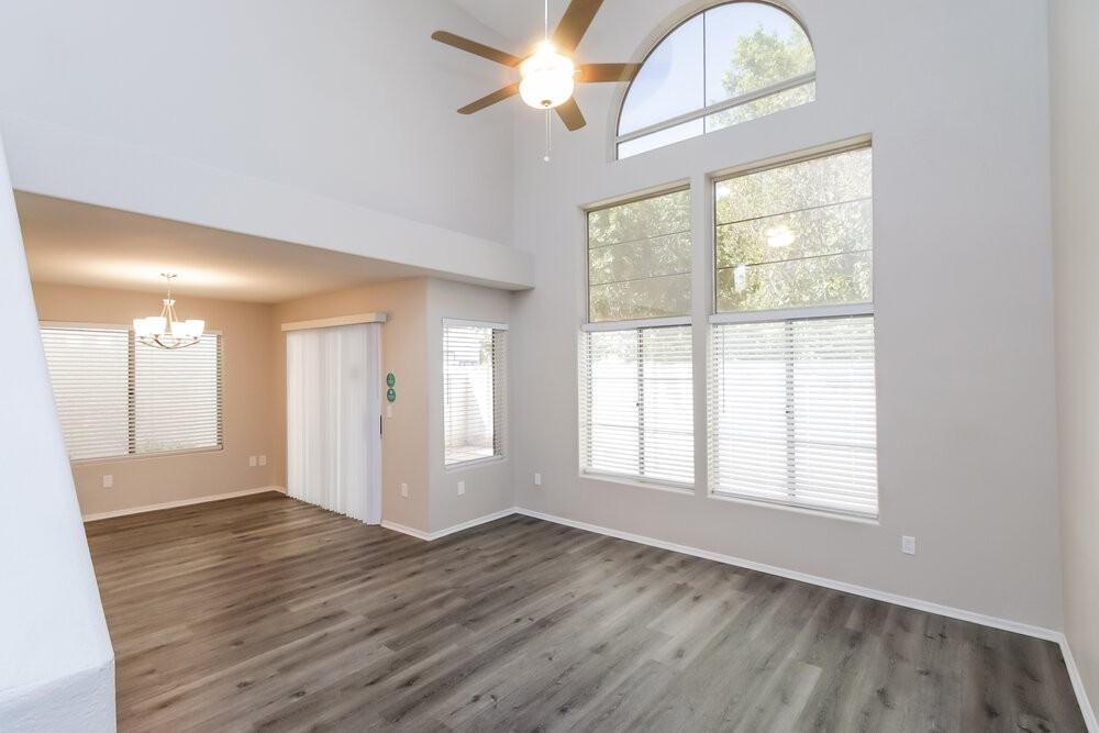 425 S Sunrise Dr - Photo 4 of 17