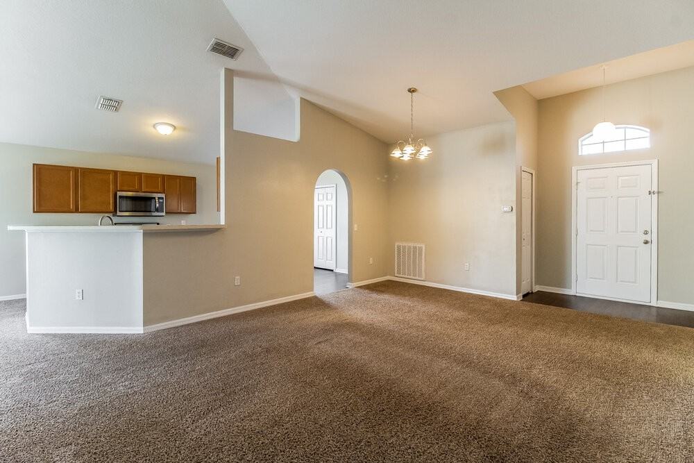 433 Hammerstone Ave - Photo 3 of 16