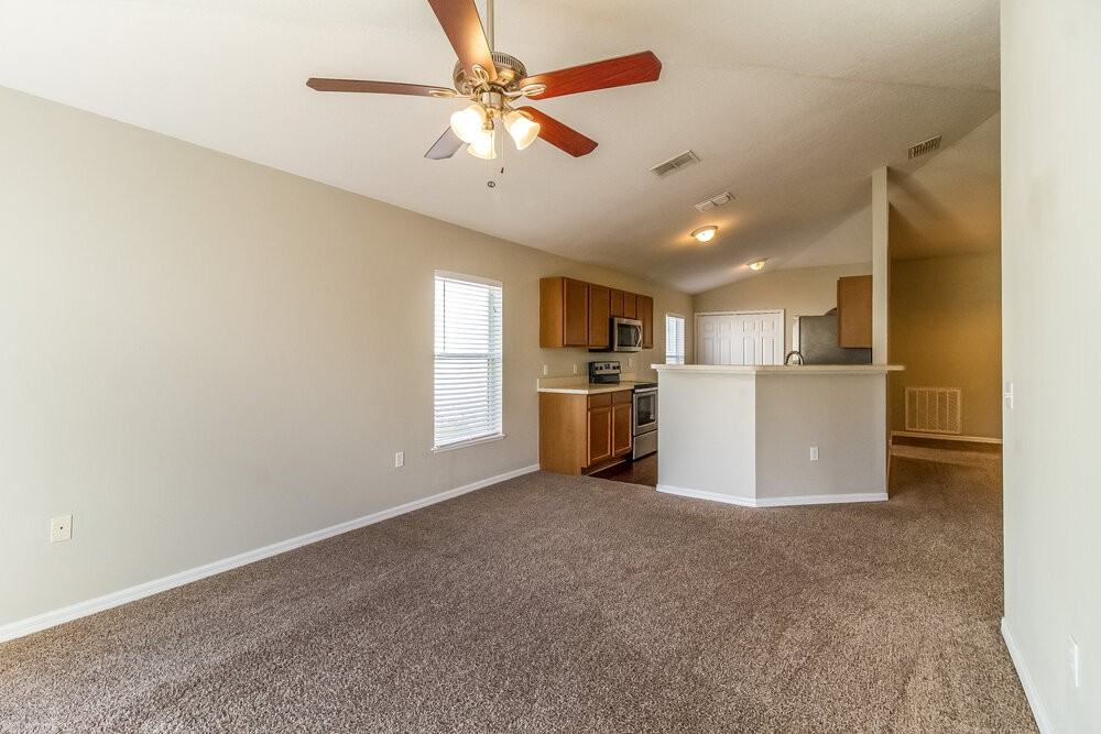 433 Hammerstone Ave - Photo 7 of 16