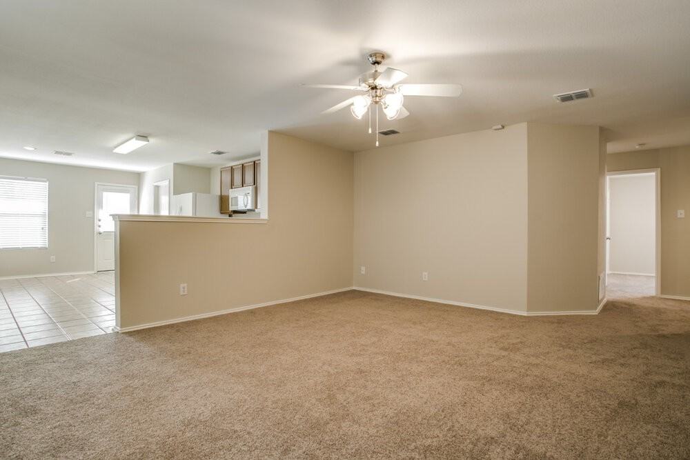 1017 Maidenhair Ln - Photo 2 of 17