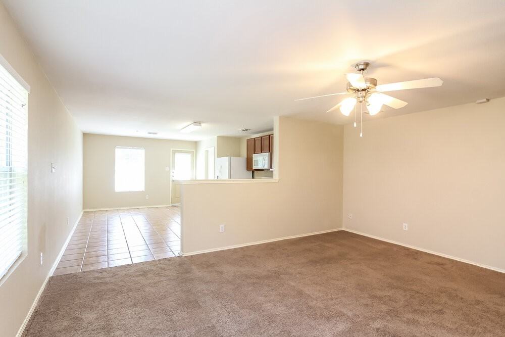 1017 Maidenhair Ln - Photo 3 of 17