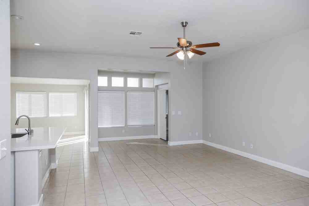 3394 Wasatch Cedars St - Photo 4 of 16