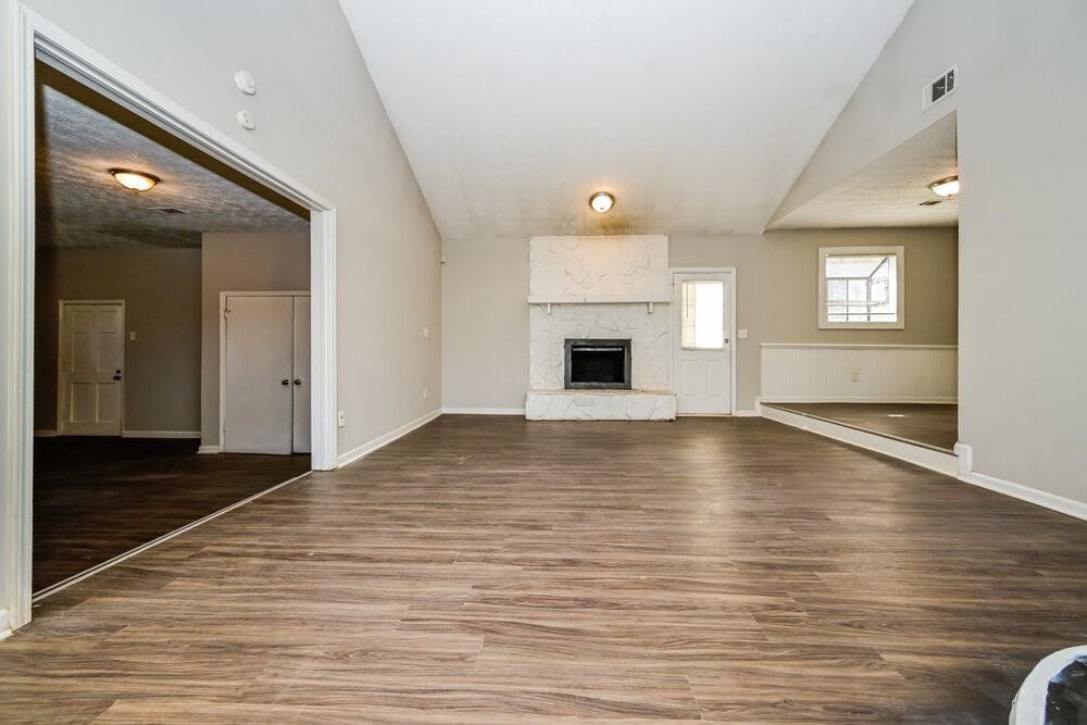 3835 Charlotte Dr - Photo 3 of 16