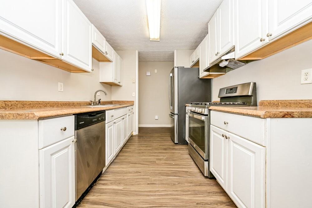 3835 Charlotte Dr - Photo 4 of 16