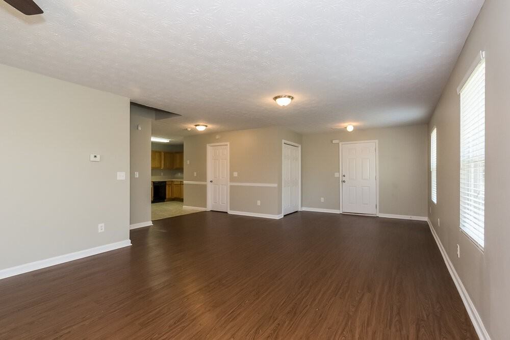 465 Cathedral Dr - Photo 2 of 15