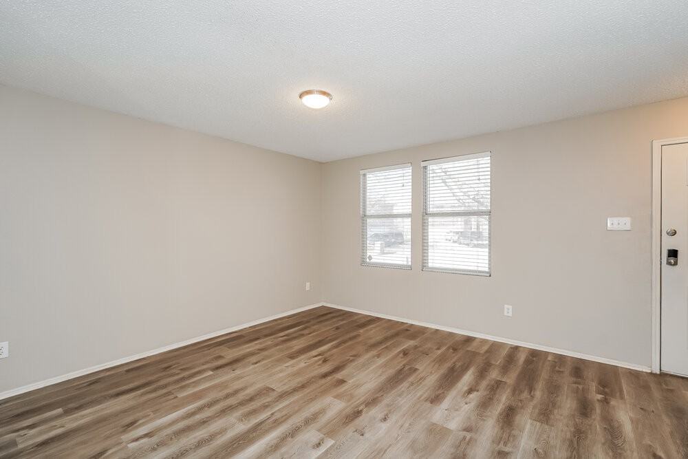 1808 Lariat Dr - Photo 5 of 17