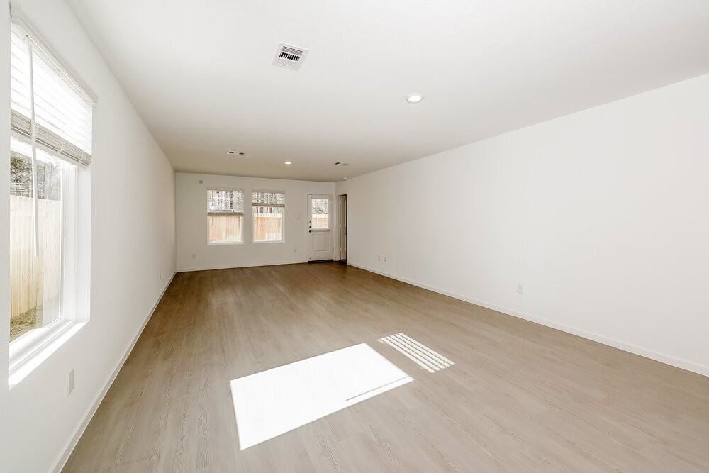 1531 Sunset Ridge Dr - Photo 3 of 16