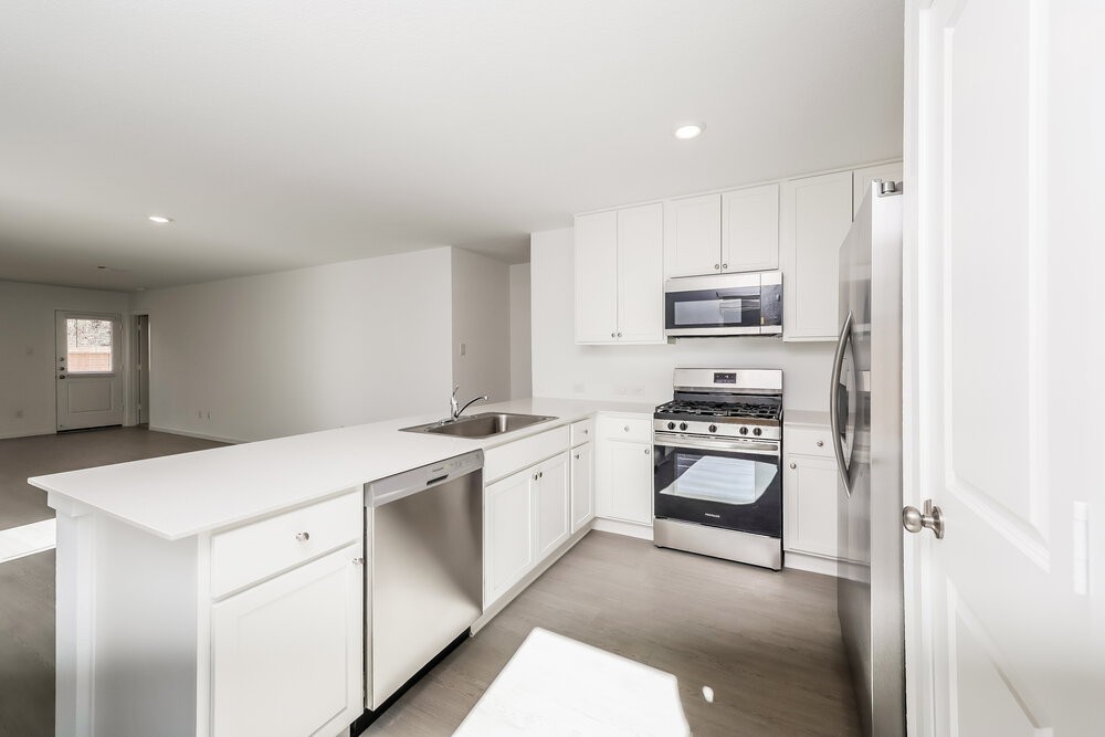 1531 Sunset Ridge Dr - Photo 5 of 16