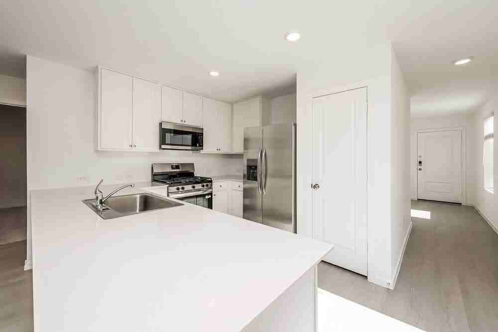 1531 Sunset Ridge Dr - Photo 6 of 16