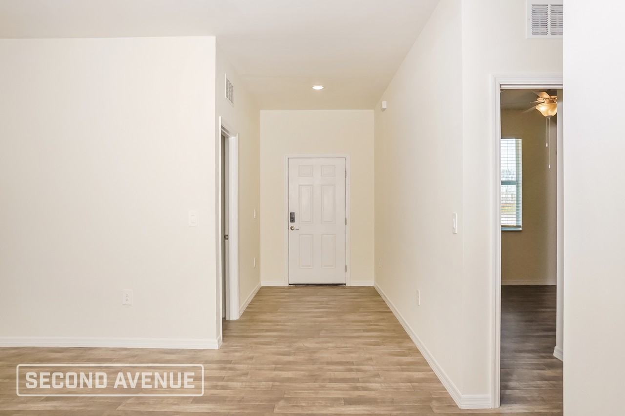 1004 S Lassonde St - Photo 4 of 26