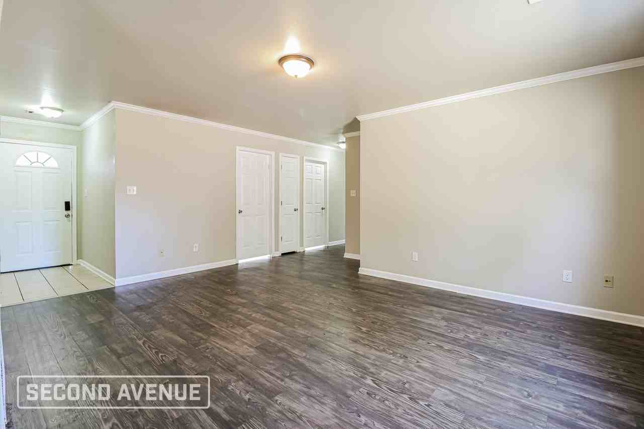 203 Glen Oaks Dr - Photo 4 of 26