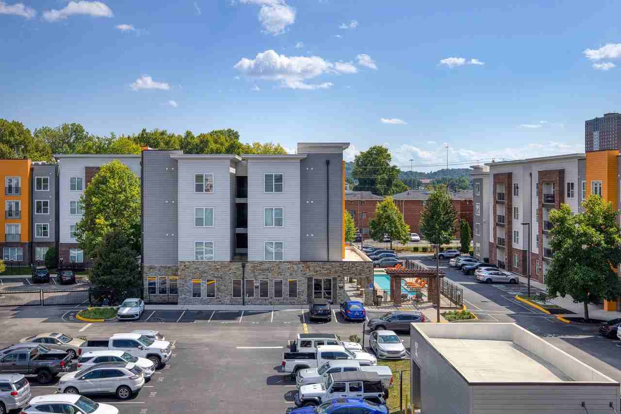 University Walk | Student Housing - Photo 7 of 41