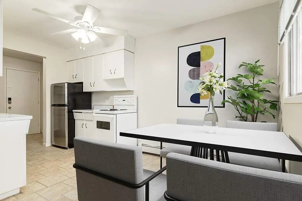 Soho Manor - Photo 2 of 43