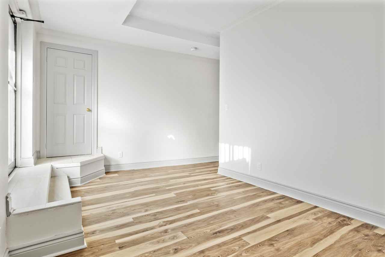 455 Somerset - Unit 1 - Photo 4 of 28