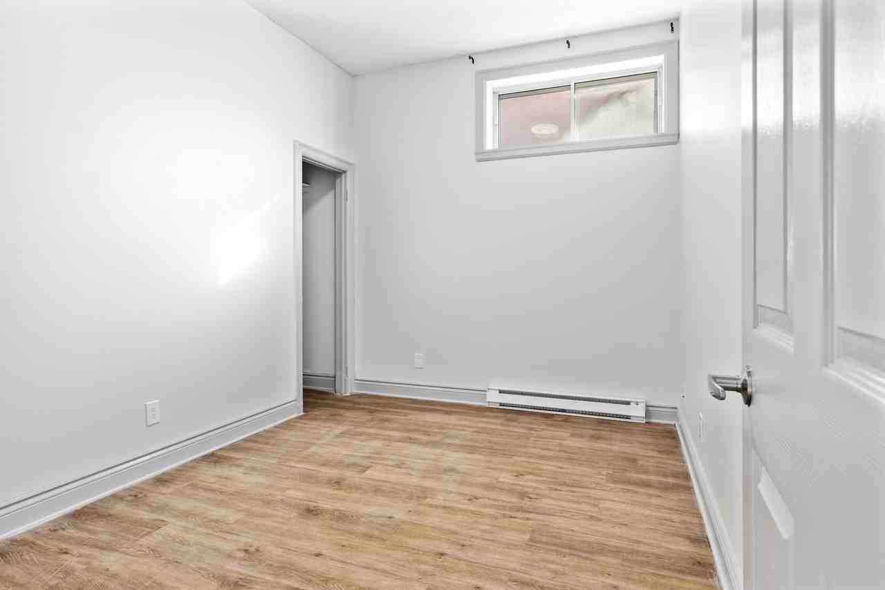 455 Somerset - Unit 1 - Photo 7 of 28