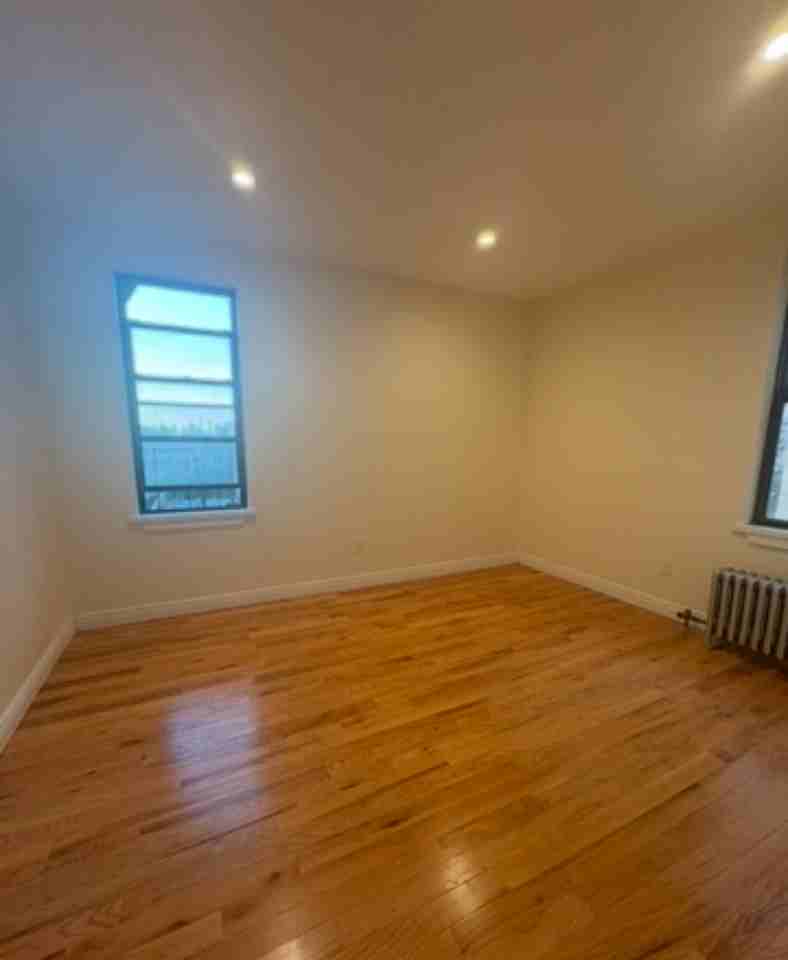 31-31 29th Street #7 - Photo 3 of 7