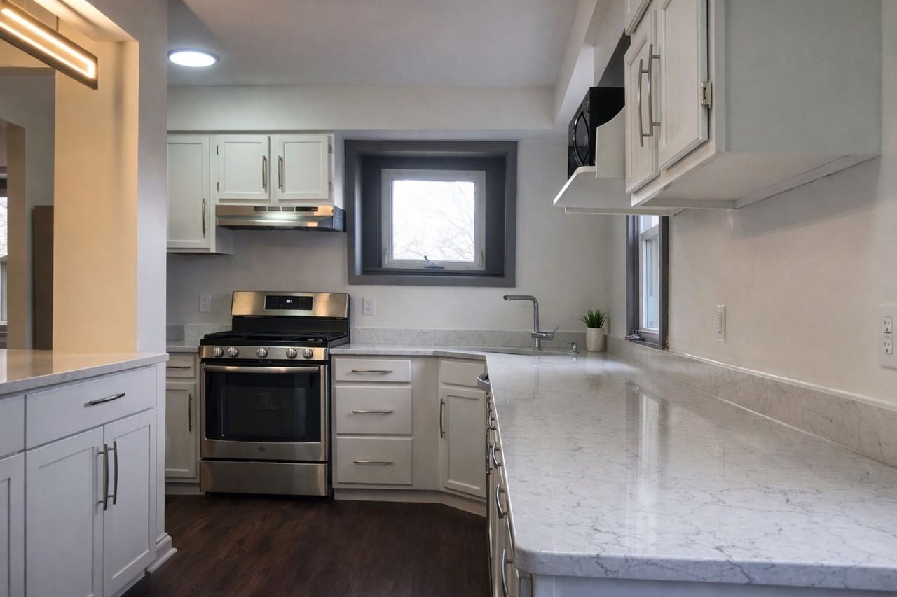 306 Bryant Ave - Photo 7 of 50