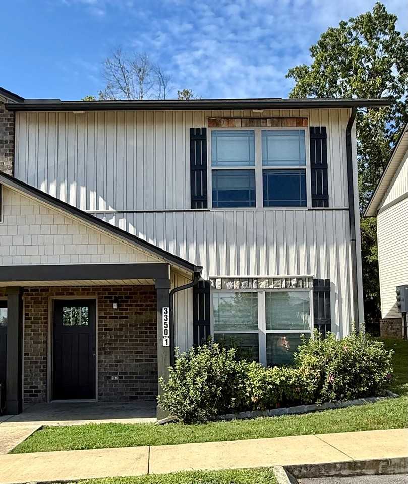 Westview Townhouses - Photo 3 of 50