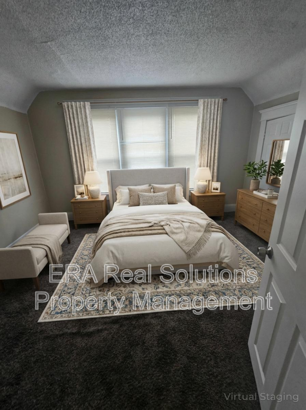 101 N Oakley Ave - Photo 3 of 17