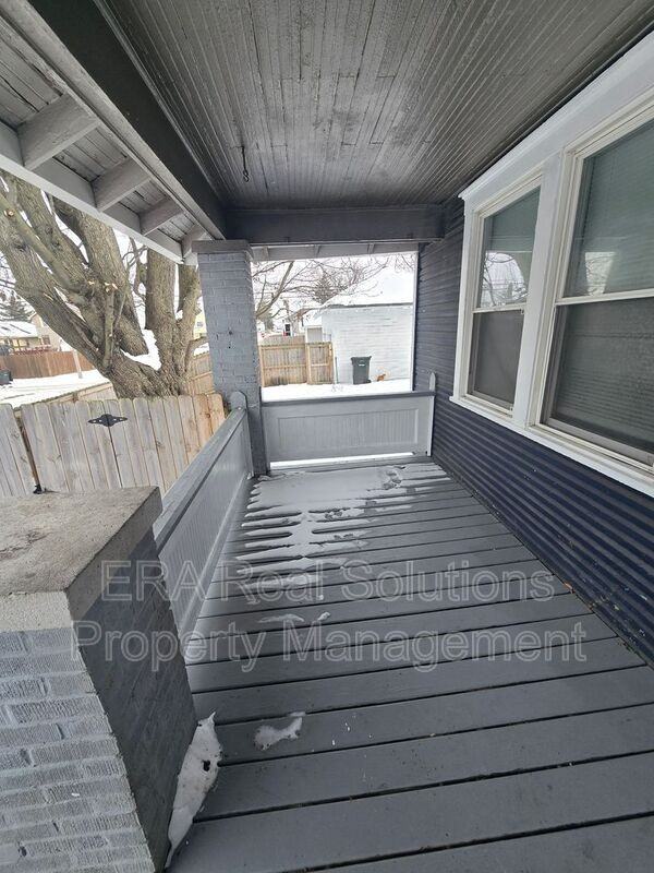 1835 Walsh Ave - Photo 5 of 19