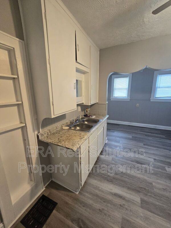 1835 Walsh Ave - Photo 7 of 19